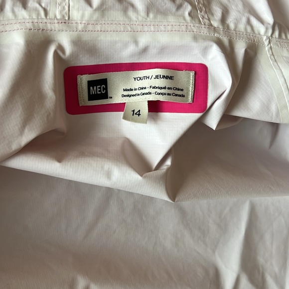 MEC Rain Jacket - Size Youth 14 - Picture 12 of 16